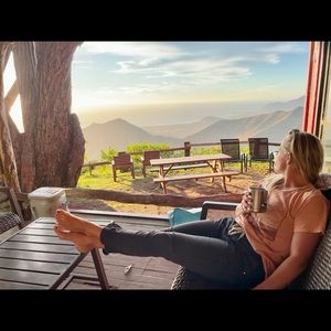 Meet your Posher, Courtney